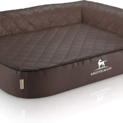 Test Knuffelwuff Winslow : le panier d’angle orthopédique qui prend de la place… et du budget