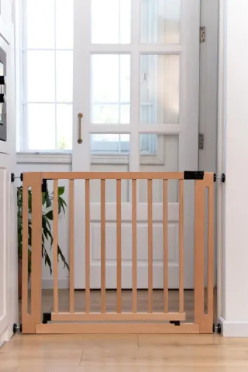 Barrière Élégance en Bois, Naturel, 63cm - 71cm, Barrière de Sécurité à Fixation par Pression, Barrière pour Bébé pour Escaliers, Couloirs et Portes, Design Élégant et Installation Facile Naturel 63cm - 71cm